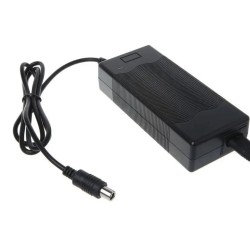 Originálna interná nabíjačka batérie Navee S65C, Egret Ey! 3, Yadea Artist alebo podobnej e-kolobežky  - 1 Vhodná pre Navee S65C