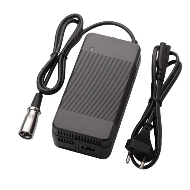 Chargeur 54,6v 4A pour vélo électrique ou scooter électrique - puissance 219W  - 3 Chargeur 54,6v 4A pour vélo électrique ou sco