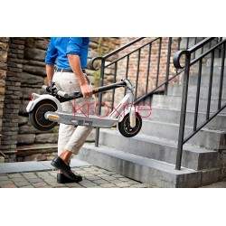 Ninebot KickScooter MAX G30LE II designet af Segway - 40 km autonomi. Segway - Ninebot - 4 - Mere robust chassis, bredere. - 10"