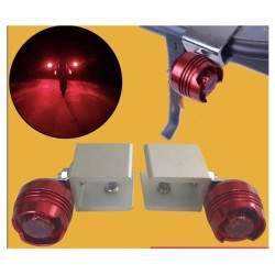 Sada zadných výstražných bočných svetiel.  - 7 Sada zadných výstražných bočných svetiel.
Nainštalujte dodatočnú súpravu zadných 