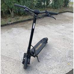 Sharkset RS1 - dva motorja 1400 W - baterija 20 ah - doseg od 50 do 70 km Sharkset - 4 Sharkset RS1 - dva motorja 1400 W - bater