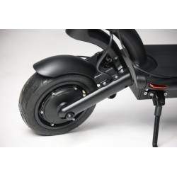 Sharkset RS1 — dva dvigatelya moshchnost'yu 1400 Vt, akkumulyator 20 Ach, zapas khoda ot 50 do 70 km. Sharkset - 13 Sharkset RS1