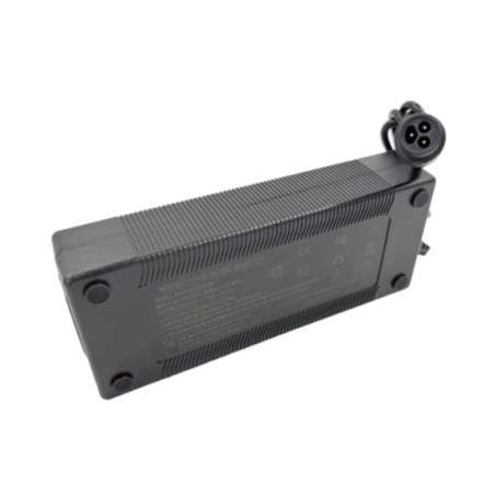 Nabíječka Minimotors 83V 1.4A pro Dualtron 72V Storm, Ultra 2/X II UP, Thunder II a X2 Minimotors - 4 Vhodná pro Dualtron 72V St